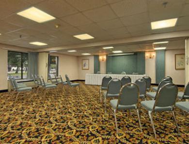 Days Inn By Wyndham Newport News City Center Oyster Point Einrichtungen foto