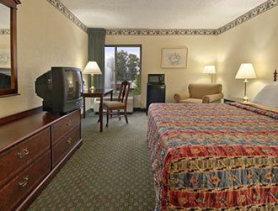 Days Inn By Wyndham Newport News City Center Oyster Point Zimmer foto